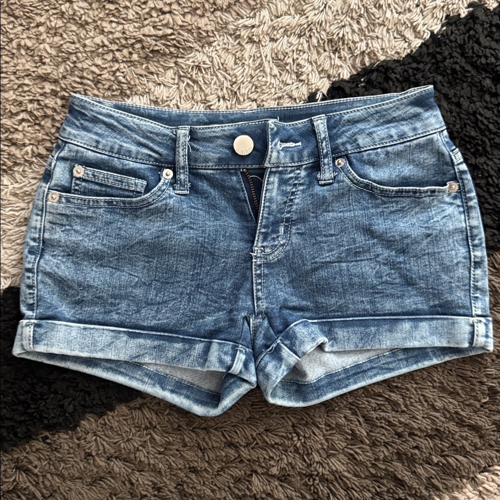 No Boundaries medium Blue Denim Shorts